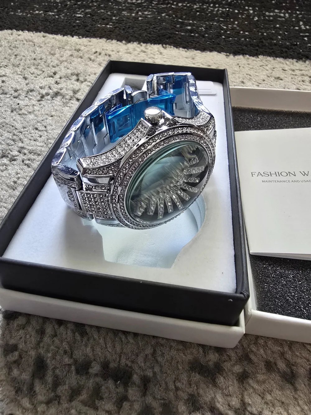 Luxury Silver Crystal Men's Watch - Unbranded